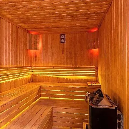 The Nirvanas Hotel 4*