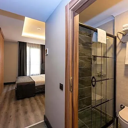 The Nirvanas Hotel 4*